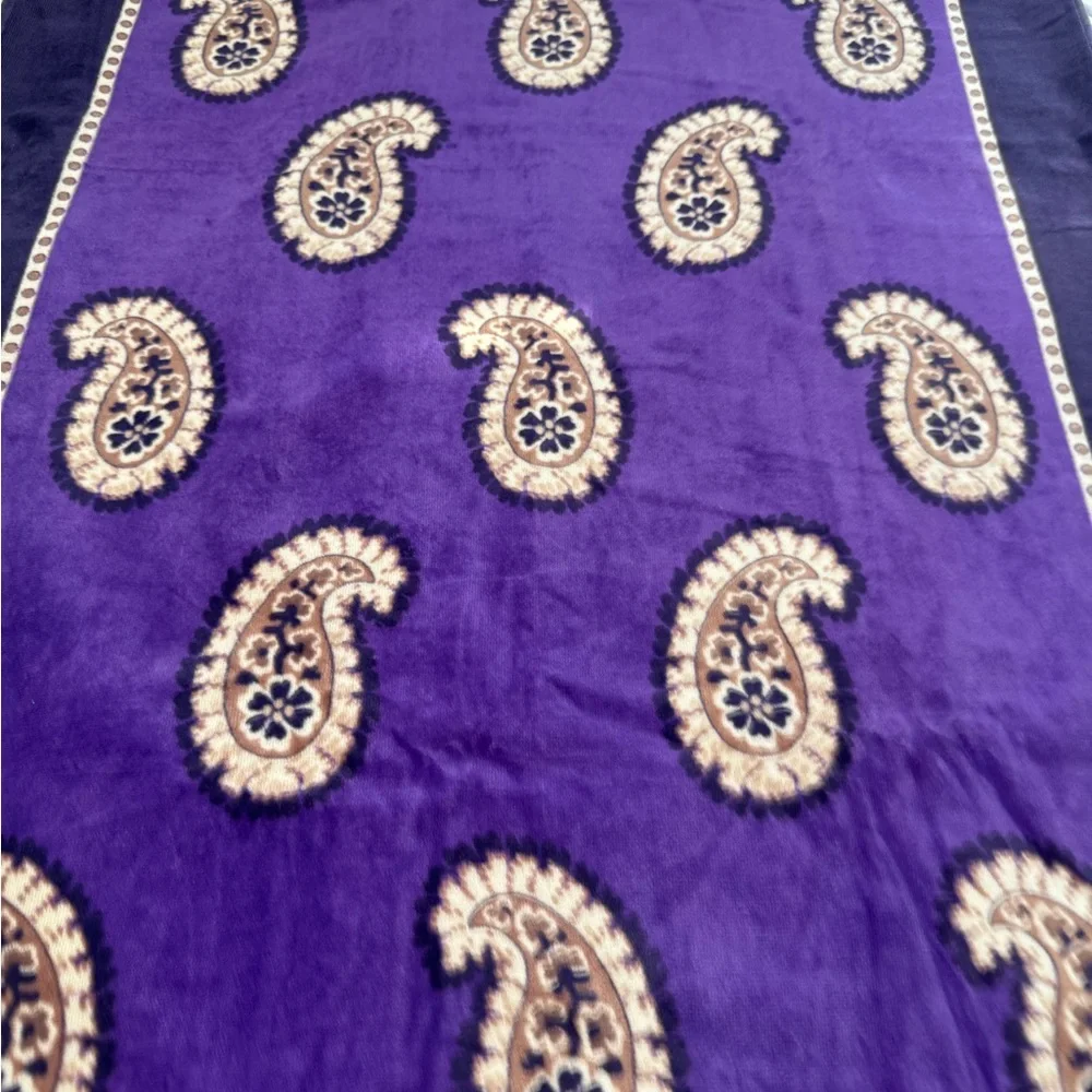 NWT Vera Bradley Simply Violet Beach Towel Purple retired pattern LAST ONE